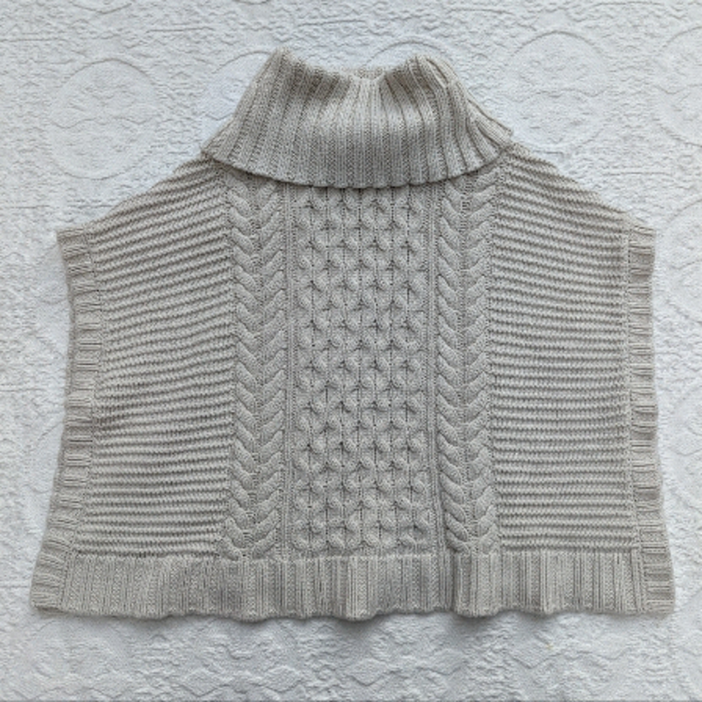 OshKosh║Cableknit Turtleneck Sweater Poncho║Size 7